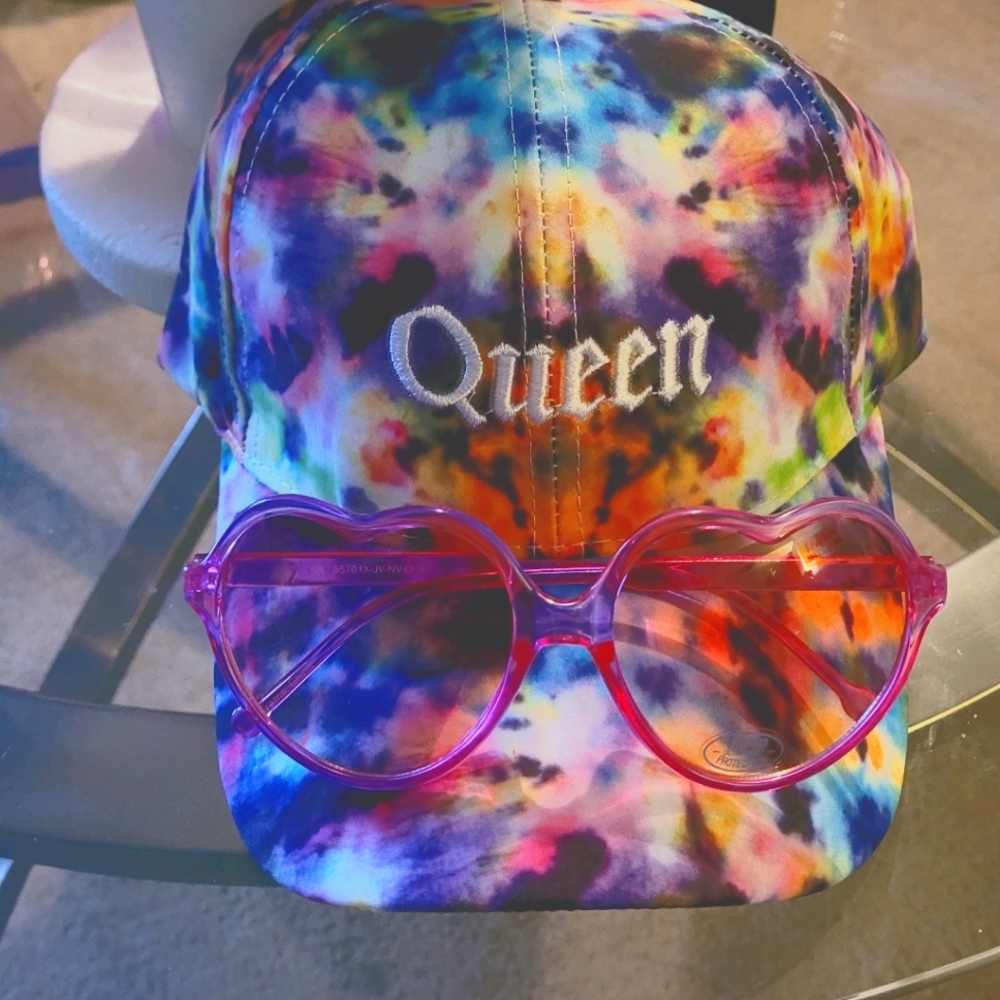 Heart Shaped Pink Shades W/ "Queen"Cap!! View 2